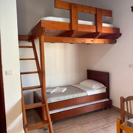 Bushi Apartament *